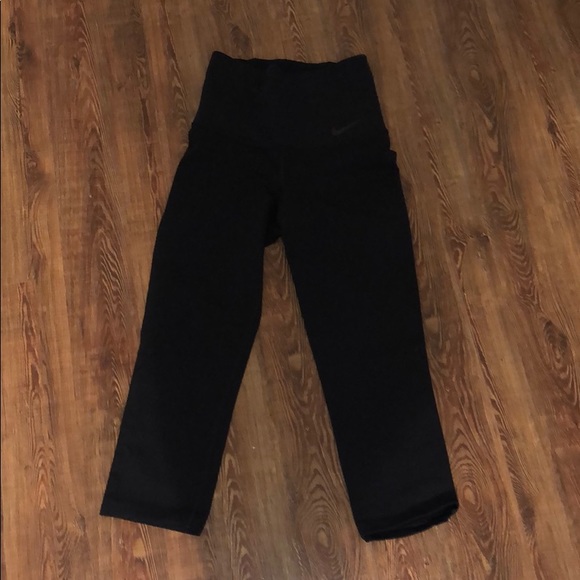 Nike Dri Fit Capri - Picture 2 of 4